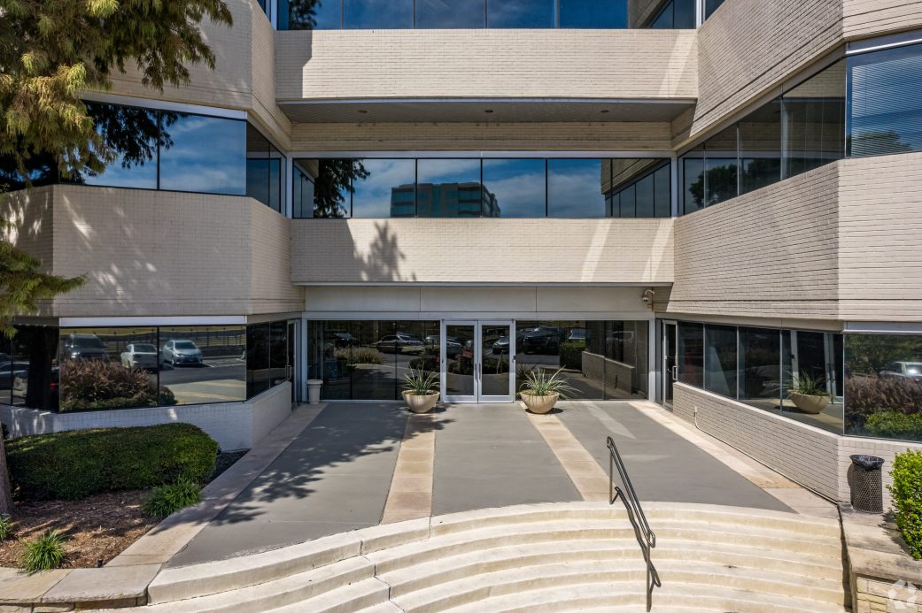BuildingPhoto (2)